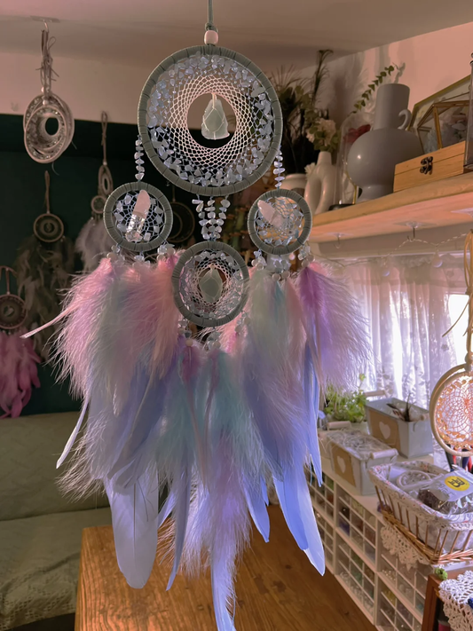 A company that makes crystal rough dream catchers